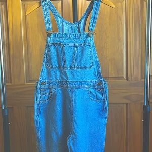 Wrangler Denim Overalls
Size Medium
Pristine Condition